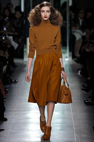 Look 13